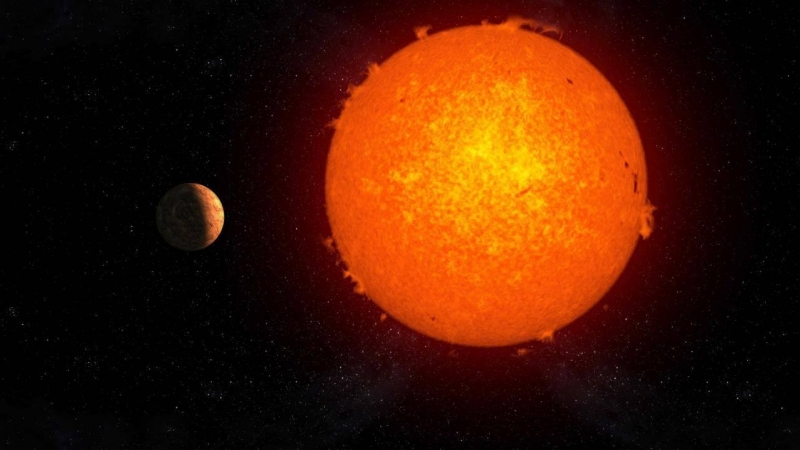 Representación artística del exoplaneta rocoso Próxima b orbitando su estrella, Próxima Centauri. / Gabriel Pérez Díaz, SMM (IAC)