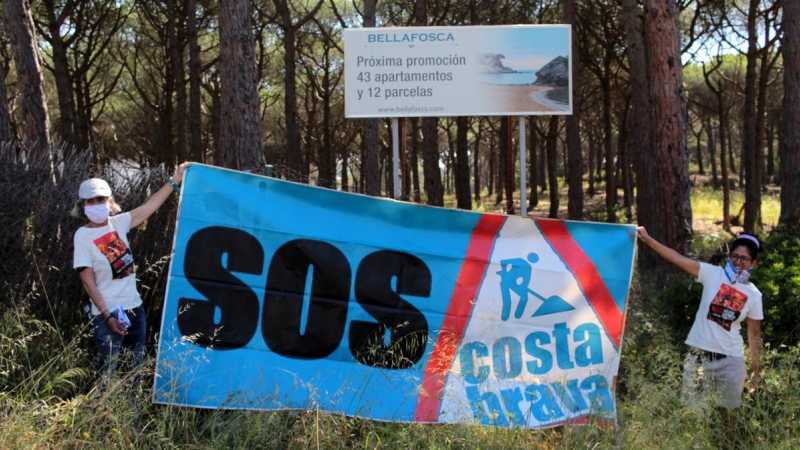 Manifestació a l'Hotel Bellafosca de Palamós el passat 23 de maig contra la destrucció del litoral gironí. SOS Costas Brava. SOS Costa Brava