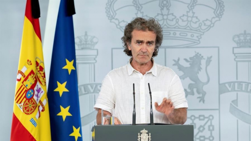 El director del Centro de Coordinación de Alertas y Emergencias Sanitarias, Fernando Simón, durante la rueda de prensa ofrecida este viernes en el Palacio de la Moncloa para hablar de las últimas novedades de la pandemia del coronavirus. EFE/ Pool Moncloa