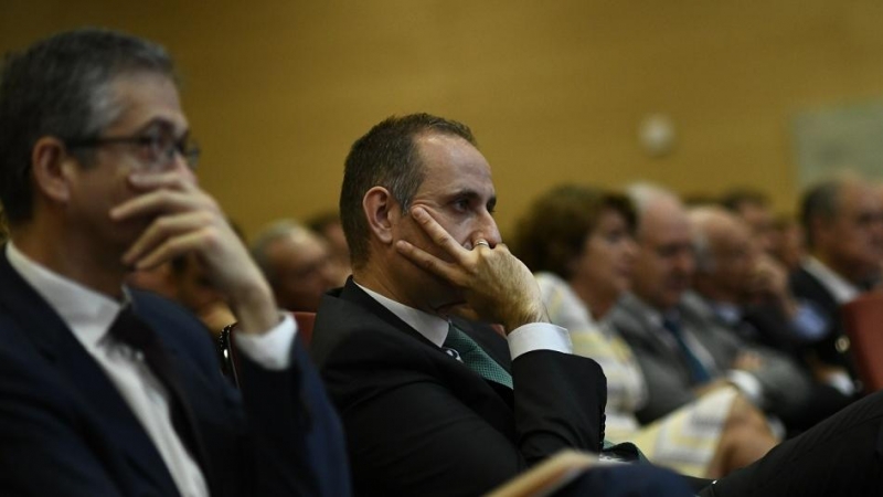 El gobernador del Banco de España, Pablo Hernández de Cos, y el presidente del Frob, Jaime Ponce durante la celebración del décimo aniversario del fondeo de rescate de la banca. E.P./Óscar Cañas