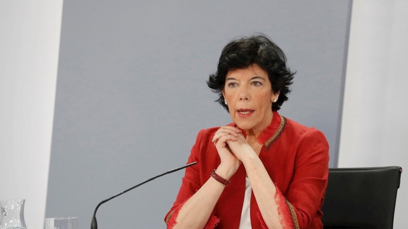 La ministra de Educación y Formación Profesional, Isabel Celáa, durante la rueda de prensa posterior al Consejo de Ministros celebrado este martes en Moncloa. EFE/Chema Moya