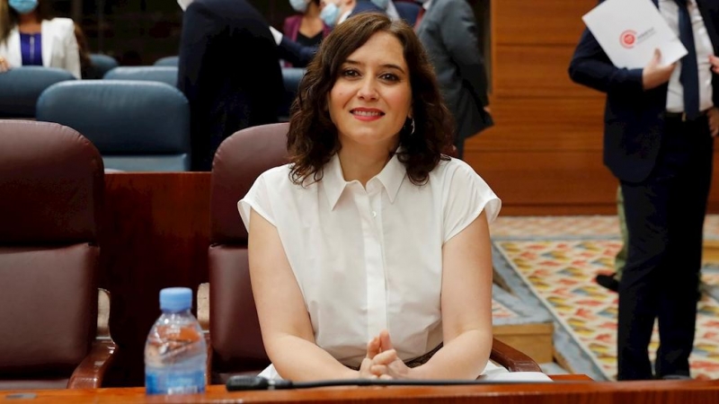 18/06/2020.- La presidenta regional, Isabel Díaz Ayuso, al inicio del pleno de la Asamblea de Madrid este jueves. / EFE - CHEMA MOYA