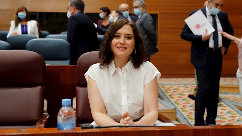 18/06/2020.- La presidenta regional, Isabel Díaz Ayuso, al inicio del pleno de la Asamblea de Madrid este jueves. / EFE - CHEMA MOYA