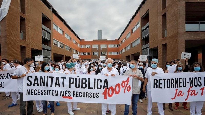 Protesta de los sanitarios del Hospital de Igualada | EFE