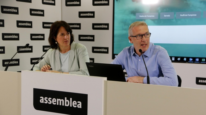 Elisenda Paluzie, presidenta de l’Assemblea Nacional Catalana (ANC) i David Fernàndez, secretari nacional i coordinador de la Comissió Fem República, en roda de premsa. Imatge del 20 de juny del 2019.  ACN/Sílvia Jardí