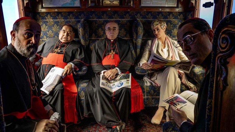 Fotograma de una escena de la serie 'The new pope'.