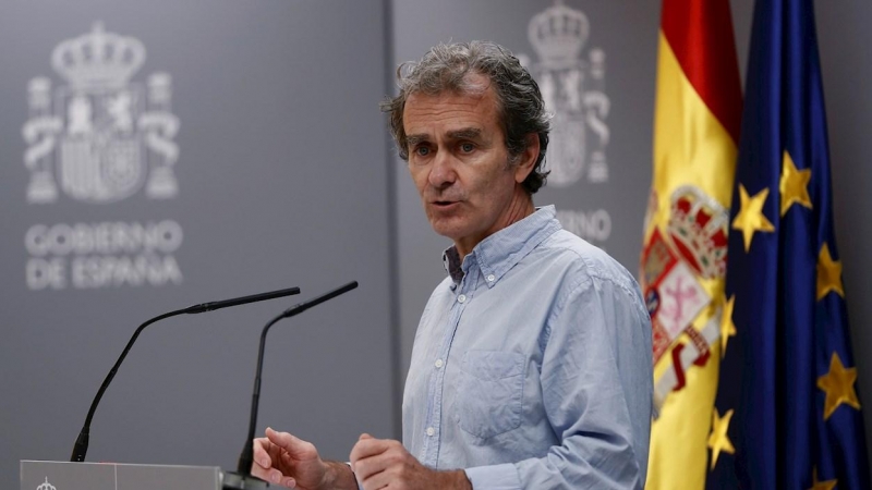 El director del Centro de Coordinación de Alertas y Emergencias Sanitarias, Fernando Simón, ofrece una rueda de prensa para informar de la situación de la COVID-19 en la sede del Ministerio de Sanidad en Madrid, este lunes. EFE/ Mariscal