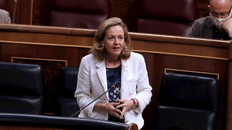 24/06/2020.- la vicepresidenta económica, Nadia Calviño, durante su intervención en la primera sesión de control al Ejecutivo en el Congreso tras el fin del estado de alarma y en víspera de que la Cámara Baja debata el decreto de medidas para la 'nueva no