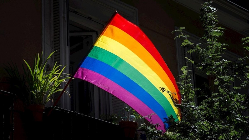 Ambiente en el barrio de Chueca, en Madrid, a una semana del Día del Orgullo LGTB. / EFE/Luca Piergiovanni/ Archivo