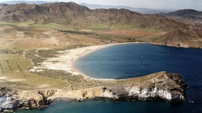 Imagen de la playa de Los Genoveses, en el Parque Natural del Cabo de Gata.