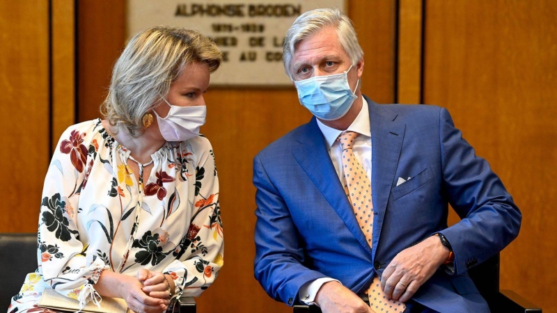 El rey Felipe y la reina Matilde durante una visita a Amberes. AFP/Dirk Waem