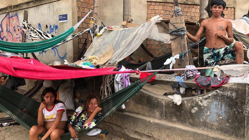 Algunas familias de Yanomami se aventuraron a vivir en núcleos urbanos próximos a su territorio, en los estados de Roraima y Amazonas. / EMILY COSTA/ AMAZONIA REAL