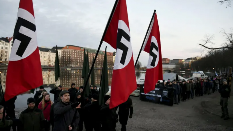 Manifestación nazi en Finlandia en 2016. REUTERS/Archivo.