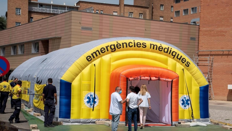 08/07/2020.- Vista del hospital de campaña montado en el recinto del hospital Arnau de Vilanova de Lleida, capital de la comarca del Segriá. / EFE - RAMÓN GABRIEL