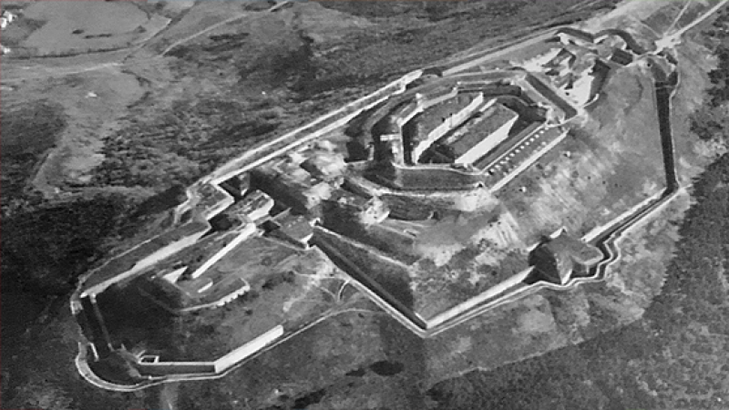 Vista aérea de la época del Fuerte de San Cristóbal, en  Navarra