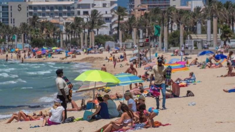 Playa en Palma de Mallorca / EFE