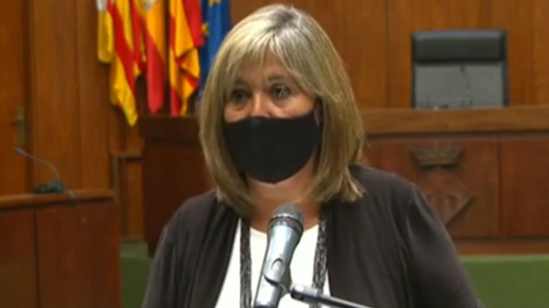 L'alcaldessa de l'Hospitalet, Núria Marín, durant la roda de premsa d'aquest dilluns.