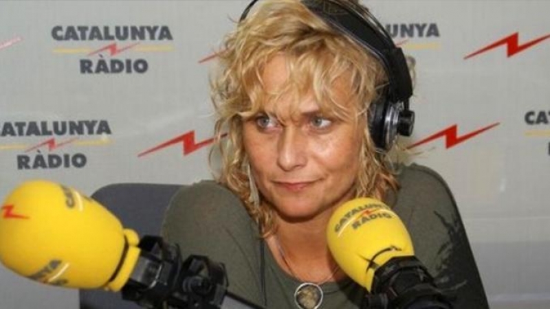 Mònica Terribas als estudis de Catalunya Ràdio.