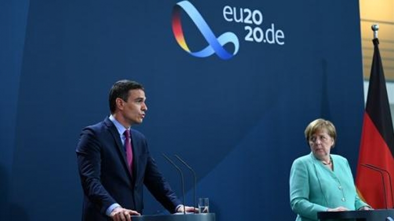 Imagen del presidente del Gobierno, Pedro Sánchez, y la canciller de Alemania, Angela Merkel. / Europa Press