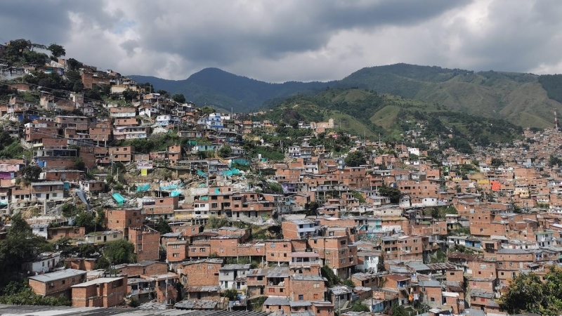 Vista aérea desde la Comuna 13.- QUERALT CASTILLO