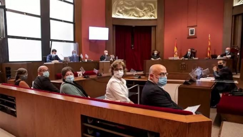 Juicio en el Tribunal Superior de Justicia de Catalunya a los exmiembros de la Mesa del Parlament Anna Simó (ERC), Ramona Barrufet, Lluís Corominas y Lluís Guinó (JxSí), y la exdiputada de la CUP Mireia Boya. /EP