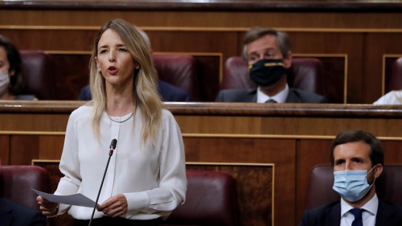 La portavoz del PP, Cayetana Alvárez de Toledo, durante su intervención en la sesión de control al Ejecutivo que este miércoles se celebra en el Congreso. EFE/Chema Moya