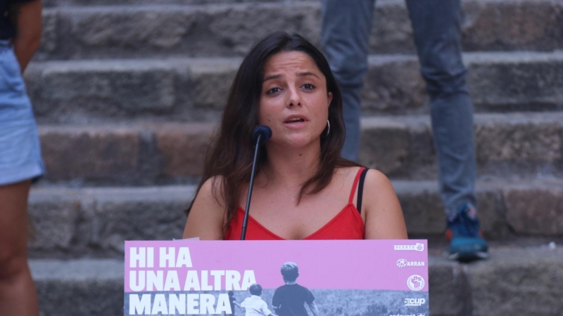 La diputada de la CUP-CC Maria Sirvent en la presentació de la campanya 'Hi ha una altra manera de viure'. ACN/Mariona Puig