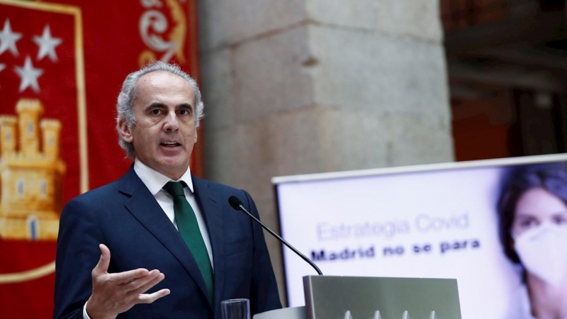 El consejero de Sanidad, Enrique Ruiz Escudero, durante la presentación de la Estrategia de continuidad de la covid-19. EFE/ Mariscal