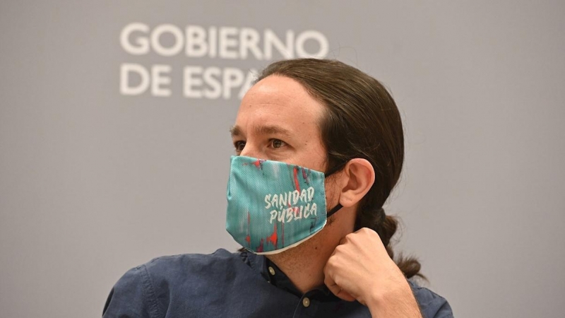 30/07/2020.- El vicepresidente segundo del Gobierno, Pablo Iglesias, asiste a la clausura del acto 'Samudaripen', un encuentro en memoria y reconocimiento a las víctimas del pueblo gitano en el holocausto nazi, que se celebra en la sede de la Vicepreside