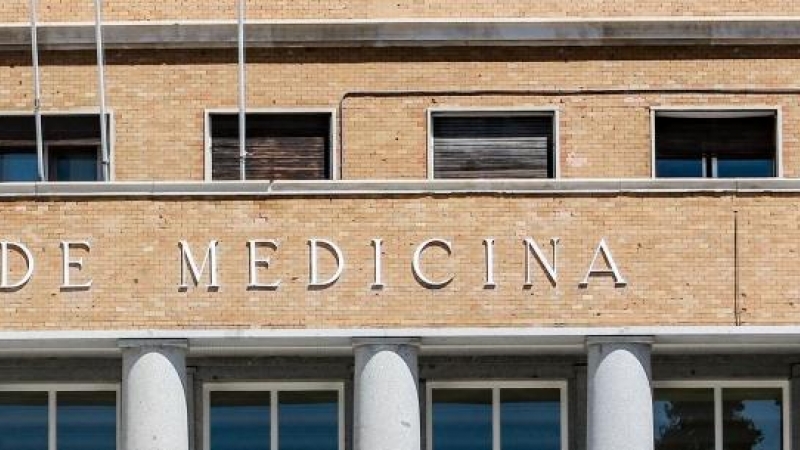 Fachada de la Facultad de Medicina de la Universidad Complutense de Madrid. /Europa Press