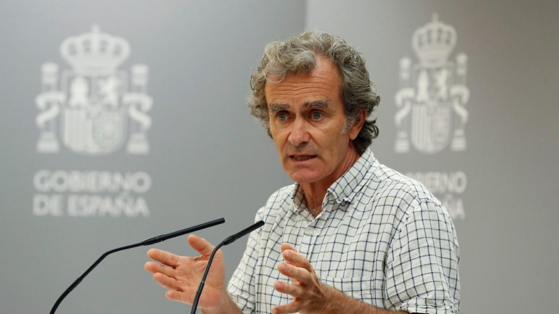Fernando Simón, máximo responsable de la lucha contra la pandemia de la covid-19, durante la rueda de prensa celebrada este jueves.  EFE/ J.J. Guillén