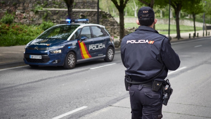 Un agente de la Policía Nacional en una foto de archivo. / EUROPA PRESS