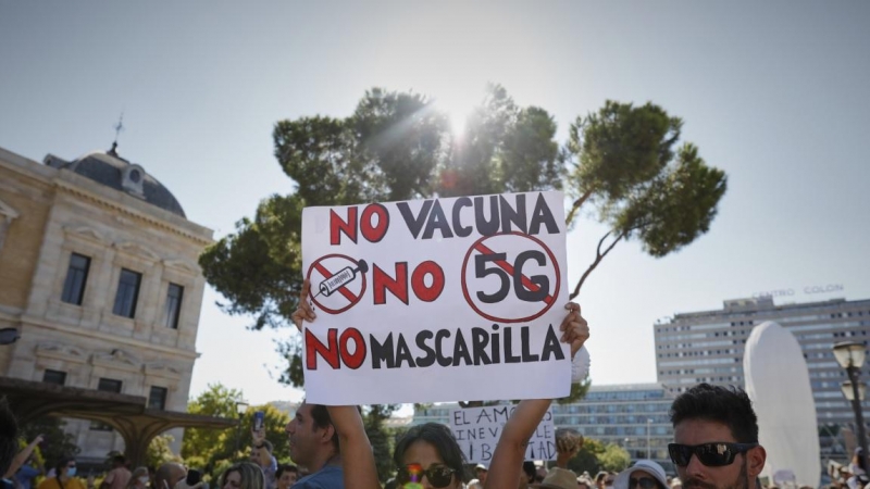Manifestación contra el uso obligatorio de mascarillas en la plaza de Colón de Madrid.  Jesús Hellín / Europa Press