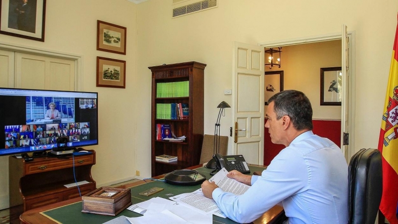 El presidente del Gobierno, Pedro Sánchez, durante la reunión extraordinaria del Consejo Europeo sobre Bielorrusia, convocada por su presidente, Charles Michel, y celebrada por videoconferencia. POOL MONCLOA