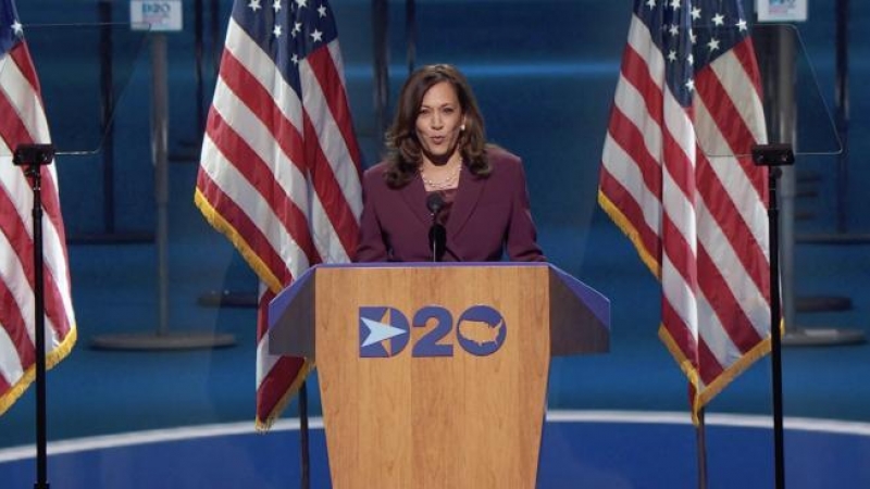 Fotograma de la transmisión en vivo del Comité de la Convención Nacional Demócrata que muestra a la senadora Kamala Harris. EFE/DNCC