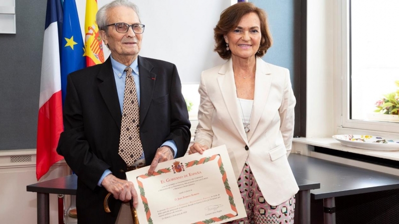 La vicepresidenta Carmen Calvo junto a Juan Romero. VICEPRESIDENCIA DEL GOBIERNO