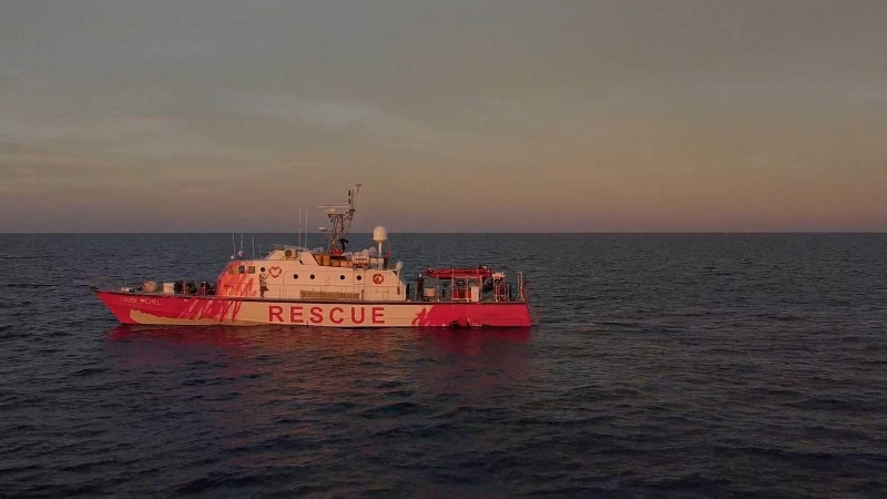 El Louise Michel, el barco financiado por el artista callejero Banksy para rescatar migrantes en el Mediterráneo / REUTERS