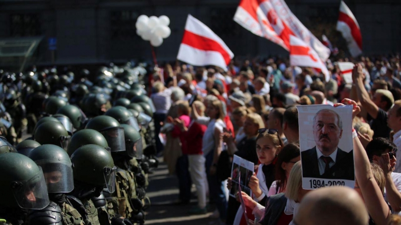 Protestas en Misnk. Fuente: REUTERS.