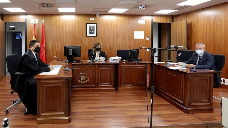 El juzgado de lo Contencioso Administrativo número 1 de Pamplona ha acogido este martes el primer juicio en Navarra por las sanciones impuestas durante el estado de alarma. /EFE