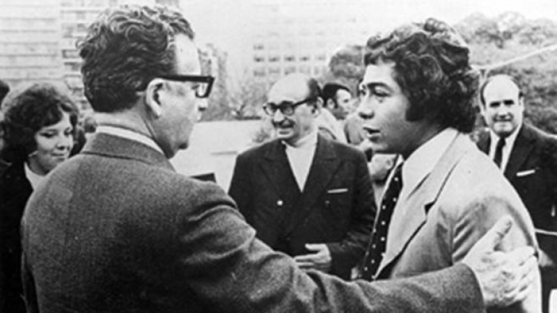 El jugador Carlos Caszely con el presidente Salvador Allende.