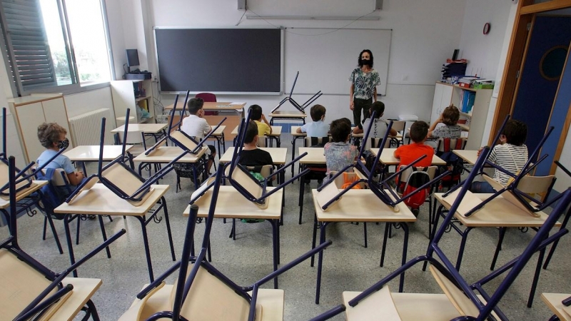 Primer día de clase para 794.243 alumnos y 4.374 profesores de 1.425 centros públicos y 420 concertados de la Comunitat Valenciana.EFE/ Morell