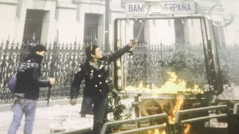 Foto de Jon el Cojo Manteca durante la manifestación estudiantil en Madrid de 1987. / ROBERTO VILLAGRAZ (INTERVIÚ)