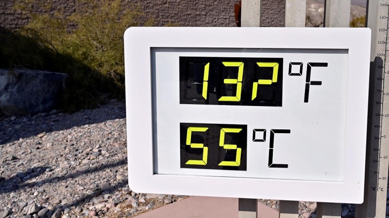 El termómetro del Valle de la Muerte (California) marca 55 grados, una temperatura de récord que algunos que podría ser cada vez más recurrente por causa de la crisis climática. David Becker/REUTERS