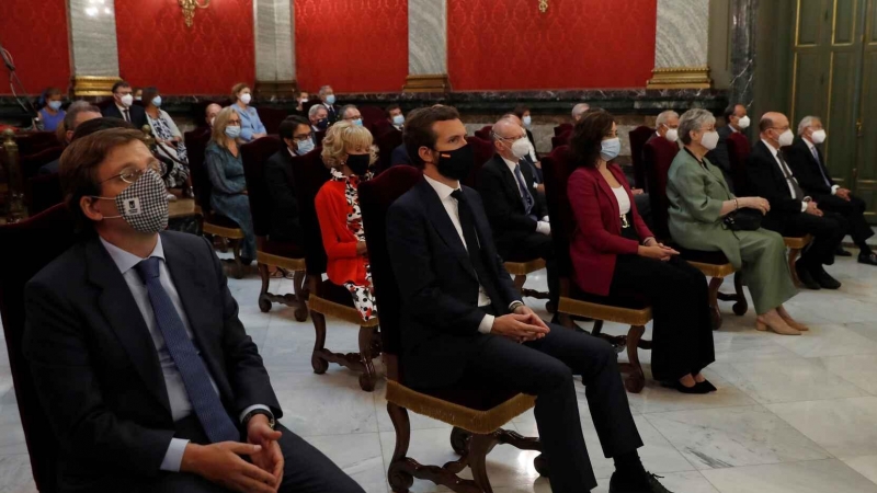 El líder del PP, Pablo Casado (c), junto al portavoz y alcalde de Madrid José Luis Martínez Almeida (i) y la presidenta madrileña Isabel Díaz Ayuso (d) durante la inauguración del año judicial. EFE