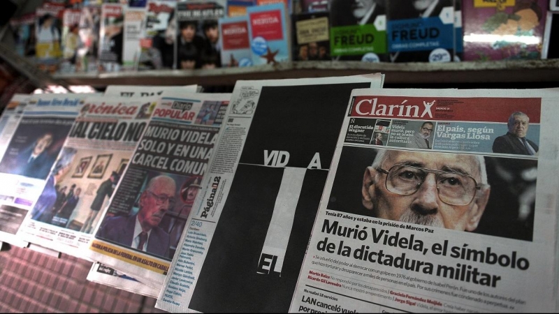 Portadas sobre muerte de Videla AFP