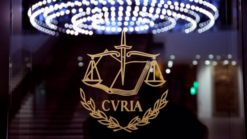 El logo del Tribunal de Justicia de la UE, en su sede en Luxemburgo. REUTERS