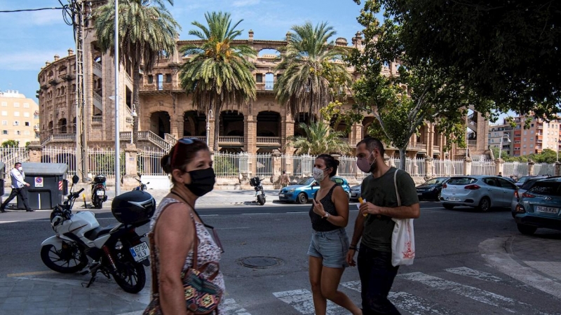 El Govern balear aplicará a partir de este viernes medidas de confinamiento y 'nuevas restricciones' de movilidad en la zona de la Avenida Arquitecte Bennazar de Palma. /EFE
