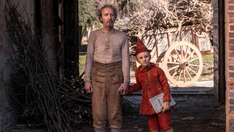 Roberto Benigni y Federico Ielapi, en una escena de la película.- WARNER