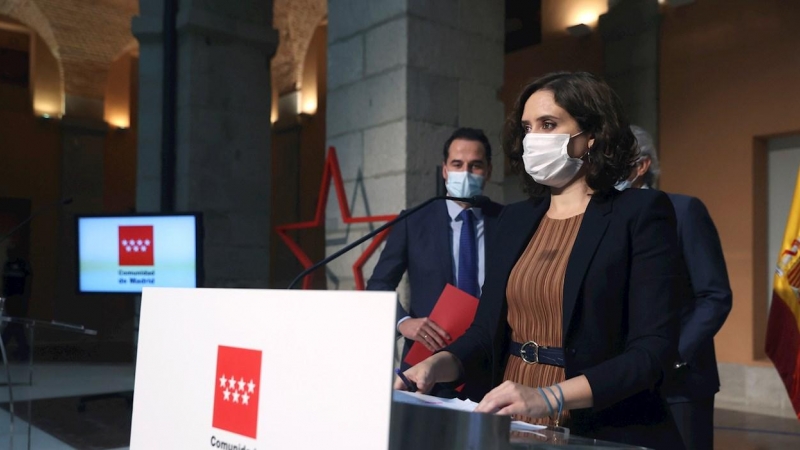 La presidenta madrileña, Isabel Díaz Ayuso, el vicepresidente madrileño, Ignacio Aguado (izda), y el consejero de Sanidad de Madrid, Enrique Ruiz. /EFE