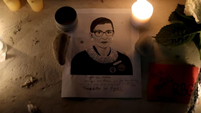 Vigila en Washington tras la muerte de Ruth Bader Ginsburg, jueza del supremo de EEUU. REUTERS.